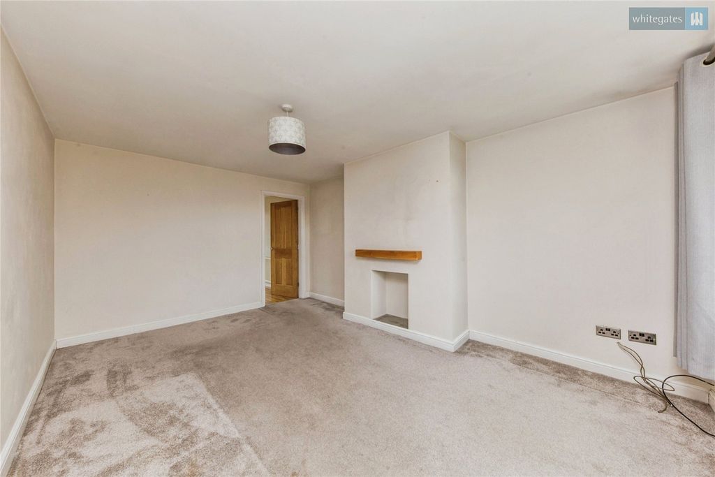 Property photo 3 of 18 Picture No. 01