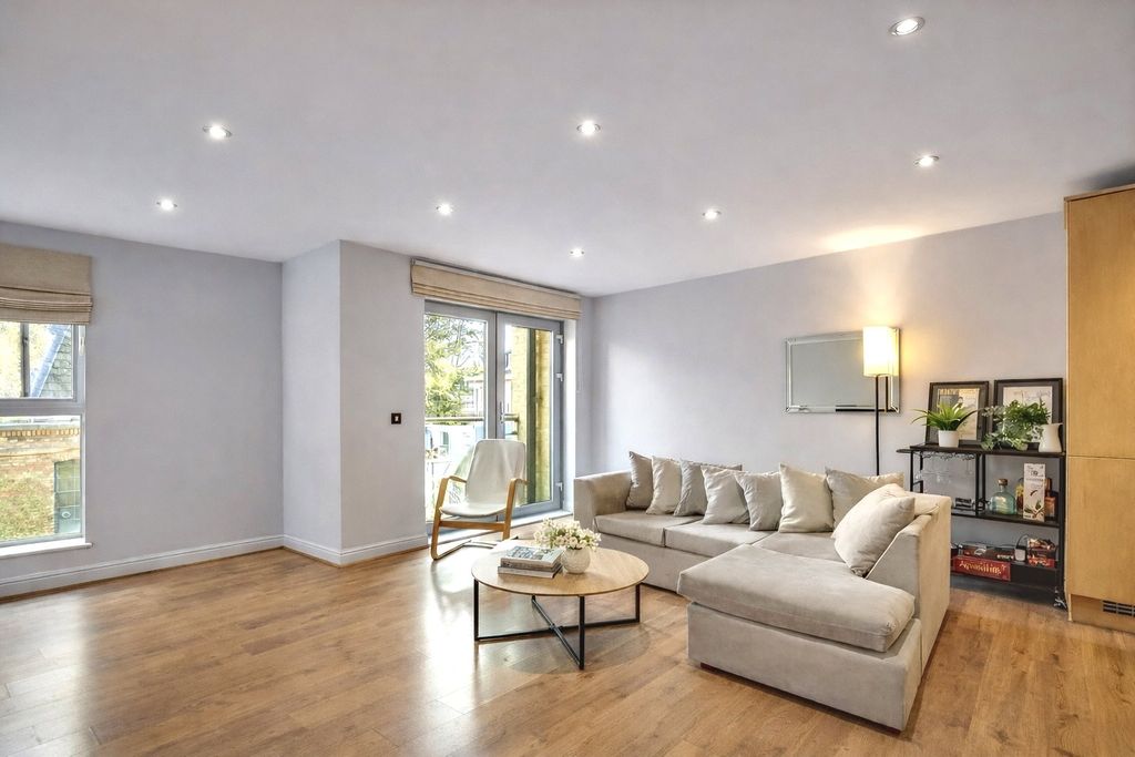 Property photo 3 of 14 Picture No. 22