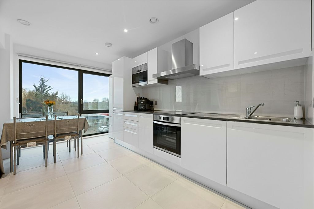 Property photo 3 of 9