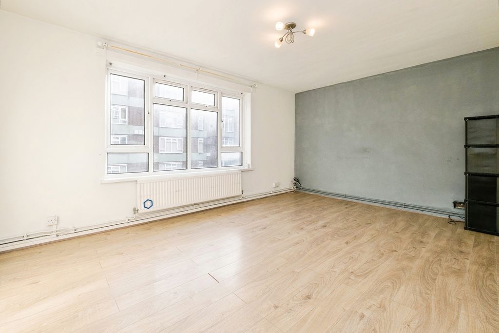 Property photo 3 of 16 Photo