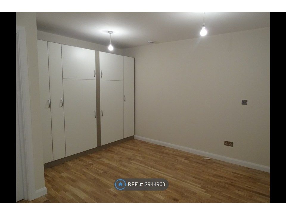 Property photo 3 of 5 Hideaway Double Bed