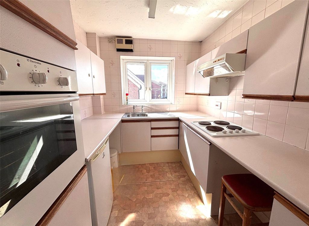 Property photo 2 of 20 Kitchen