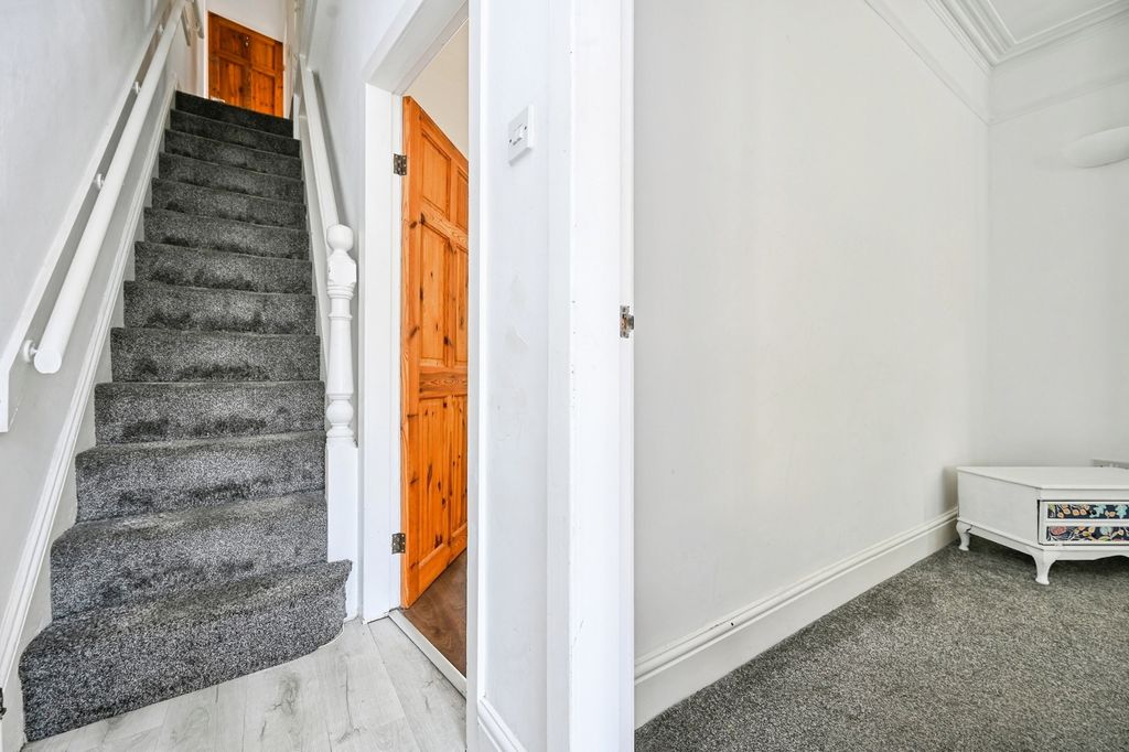 Property photo 2 of 18 Pbox-Img.Jpg