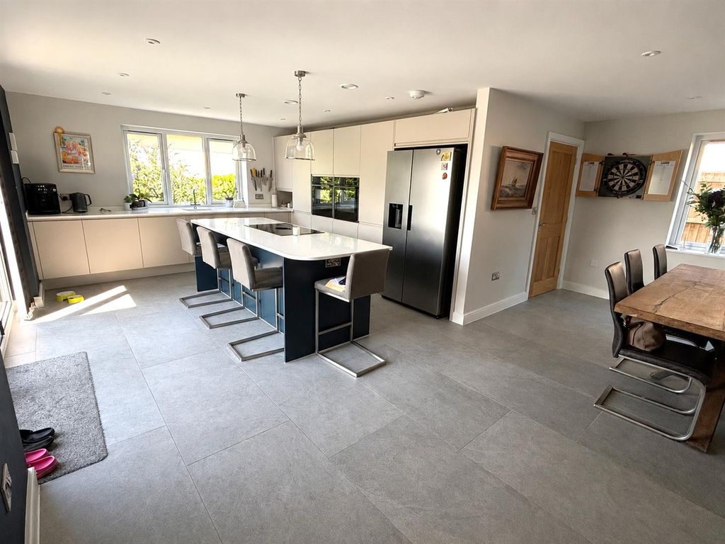 Property photo 3 of 28 Kitchen-Diner.Jpg