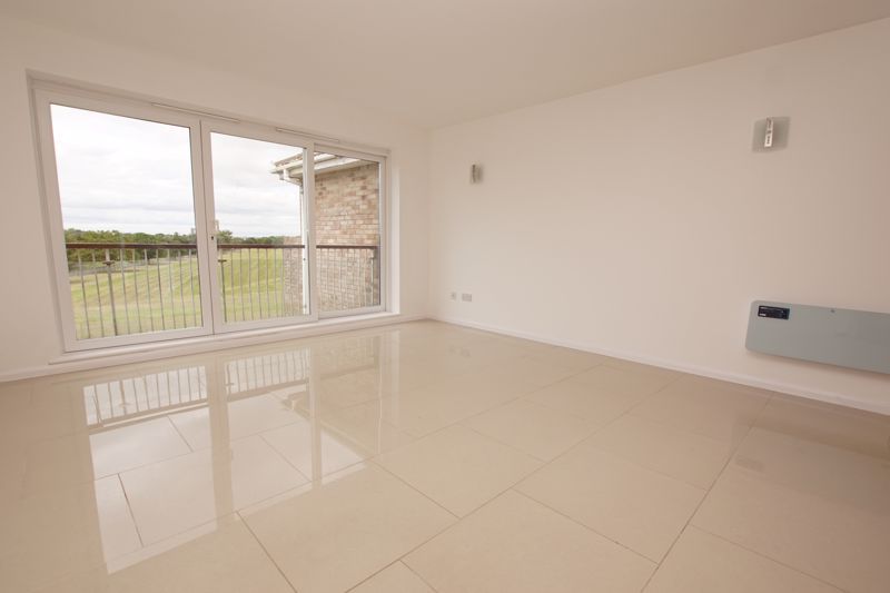 Property photo 3 of 12 Lounge