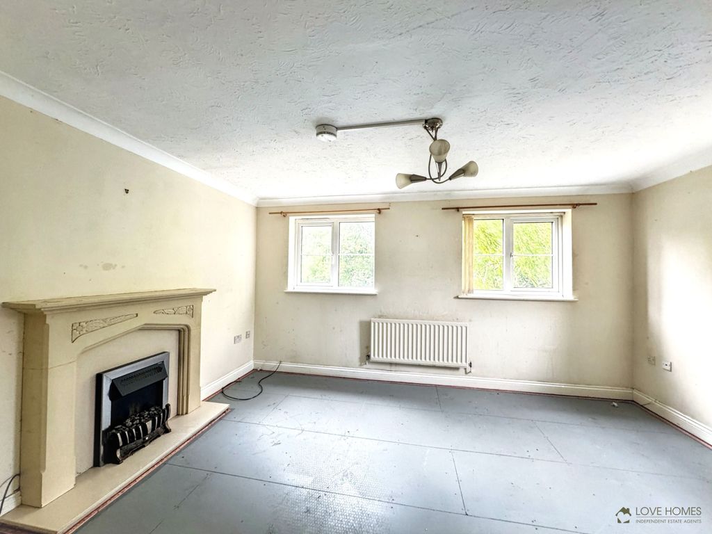Property photo 2 of 18
