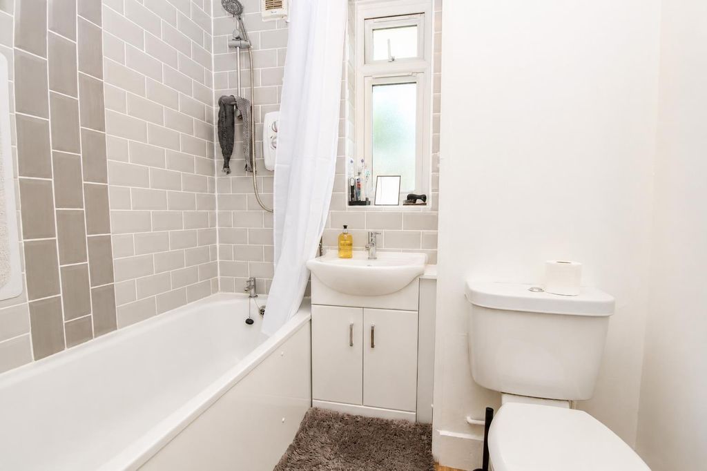 Property photo 3 of 9 B586079c-8B16-49Db-949F-d92ba826930c.Png