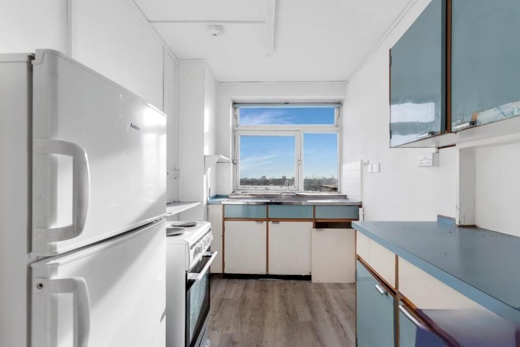 Property photo 3 of 7 Kitchen.Jpeg