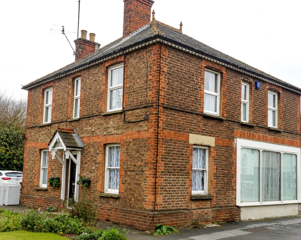Property photo 1 of 10 Wycb4958520260817-Exterior-1-Sak6Chxgpyapeetm_Edited.Jpg