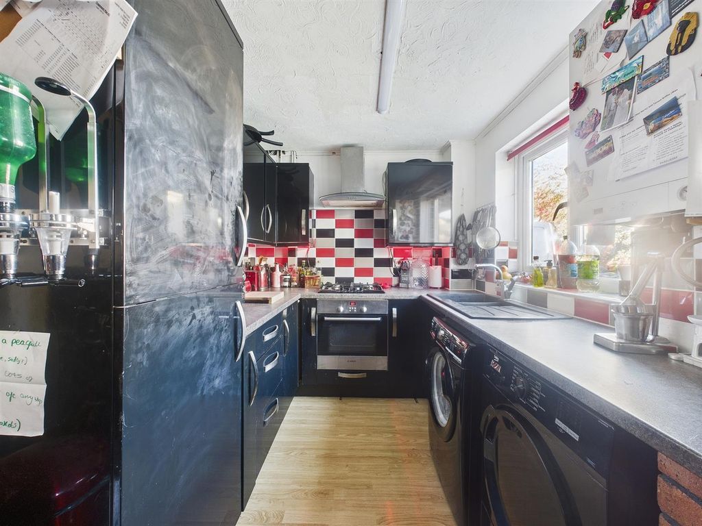 Property photo 3 of 9