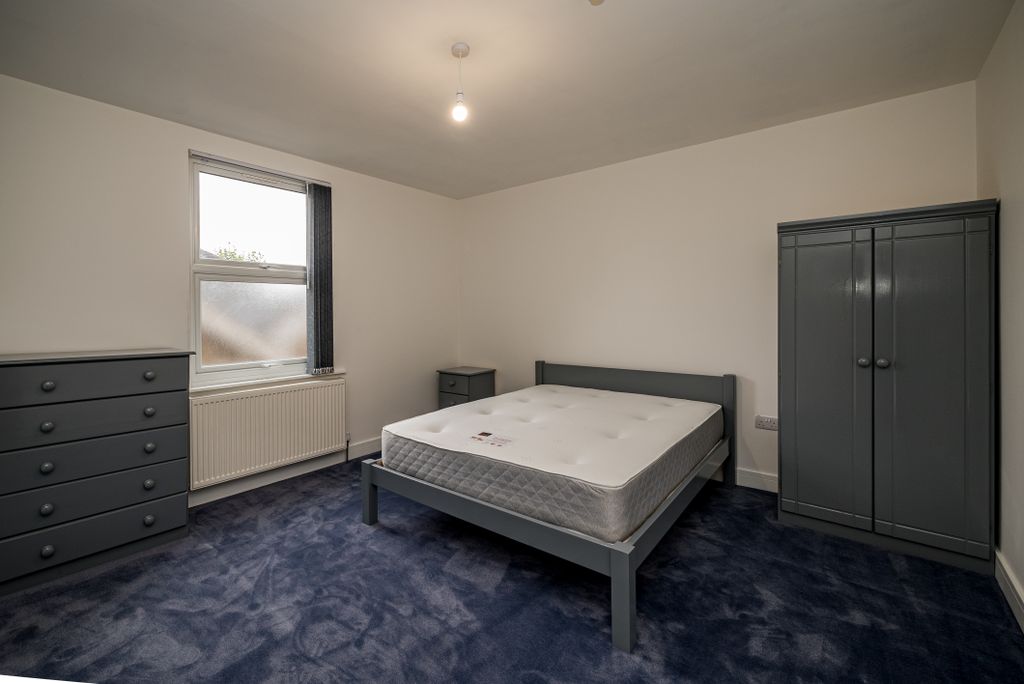 Property photo 1 of 8 18Prioryroad-17