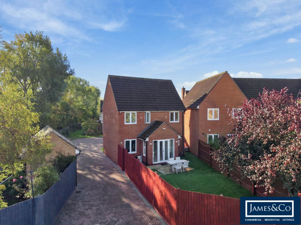 Property photo 2 of 14 39Elmroadb