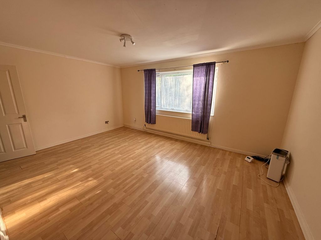 Property photo 3 of 8 Img_0912