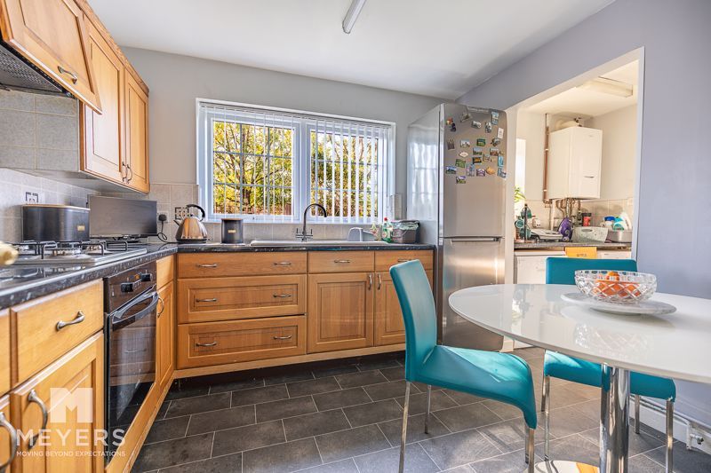 Property photo 2 of 17 Photo 12