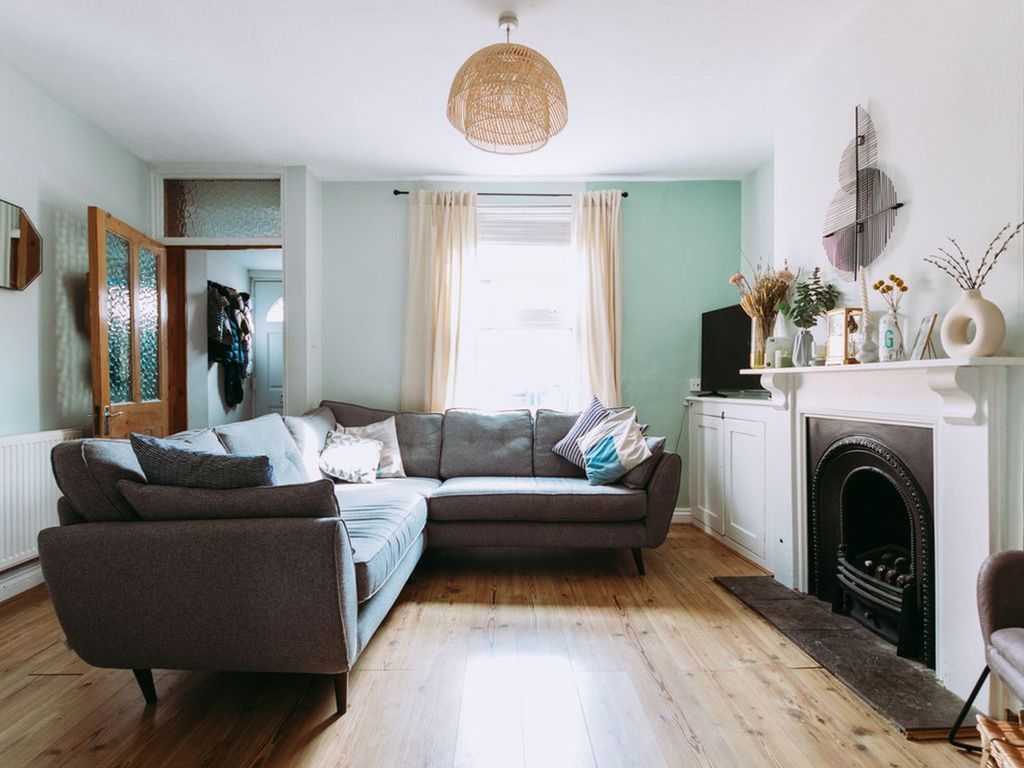 Property photo 3 of 20