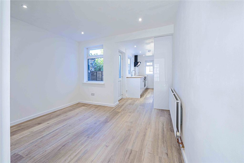 Property photo 3 of 14 Picture No. 09