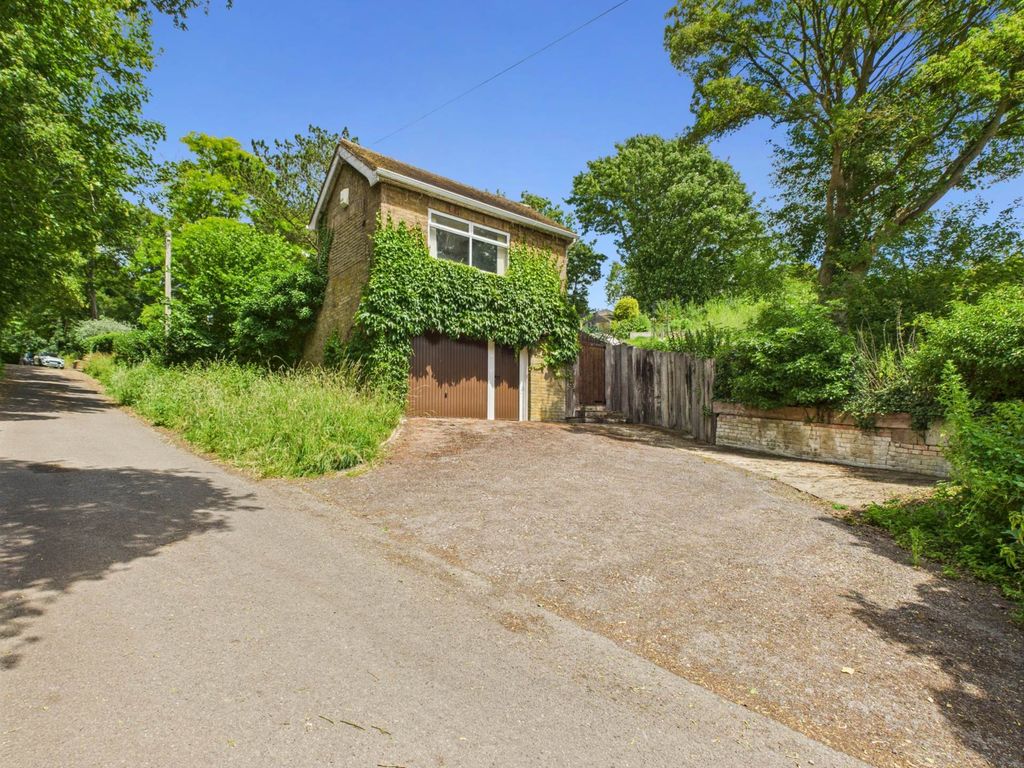 Property photo 3 of 38