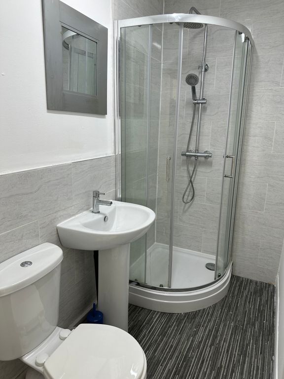 Property photo 1 of 7 Cover