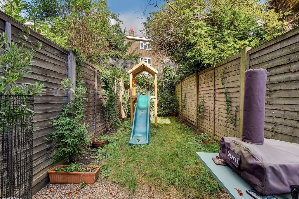 Property photo 2 of 12