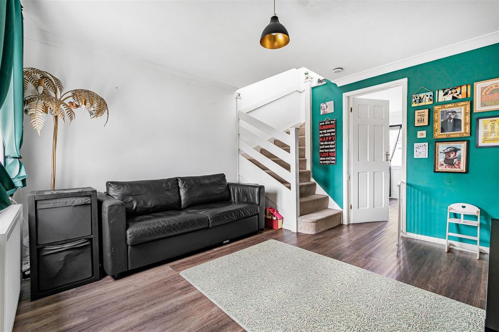 Property photo 2 of 13 8_71489.Jpg