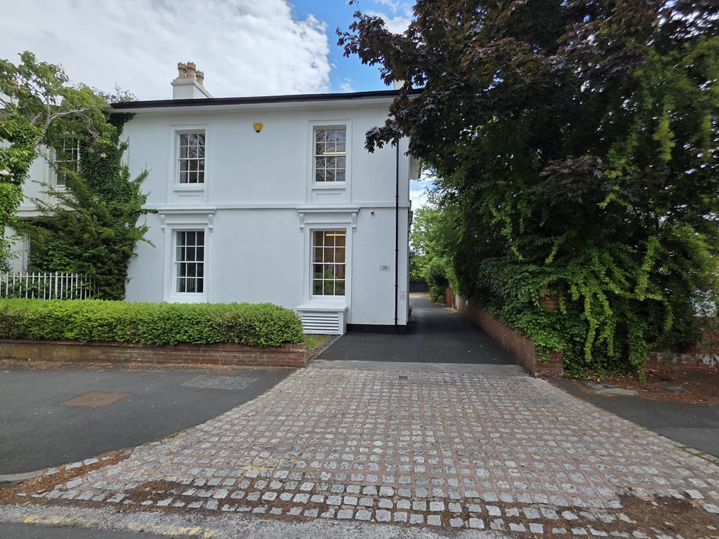 Property photo 1 of 4