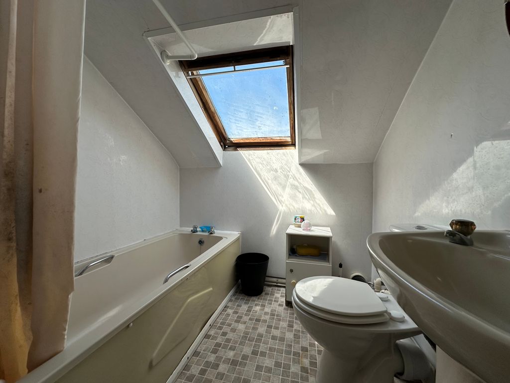 Property photo 2 of 6