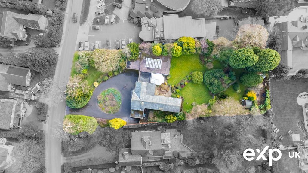 Property photo 2 of 42