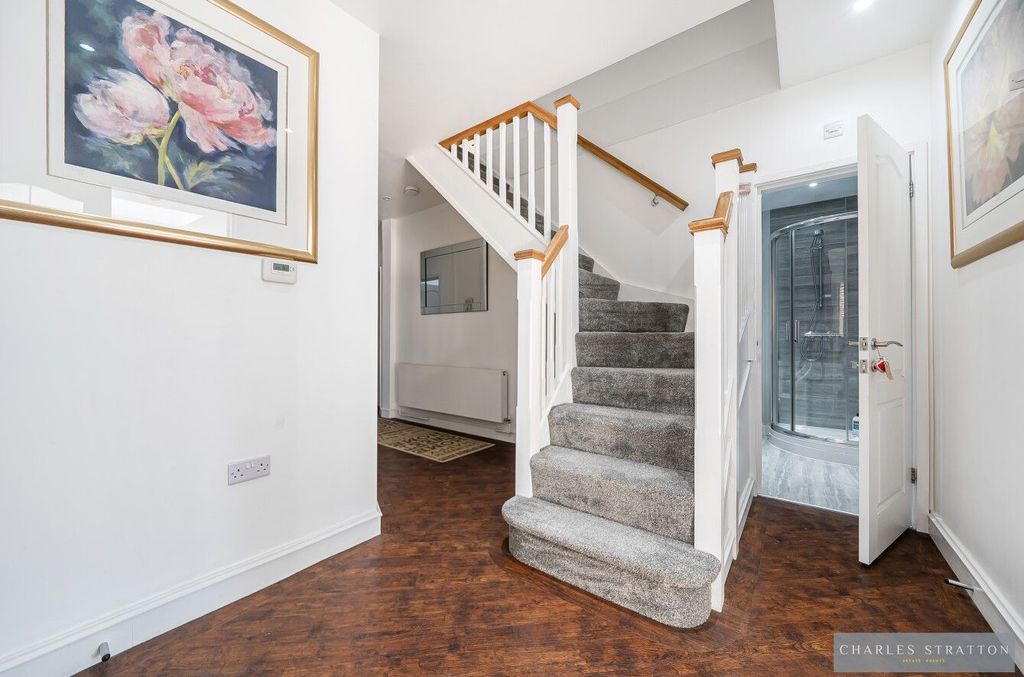 Property photo 2 of 3