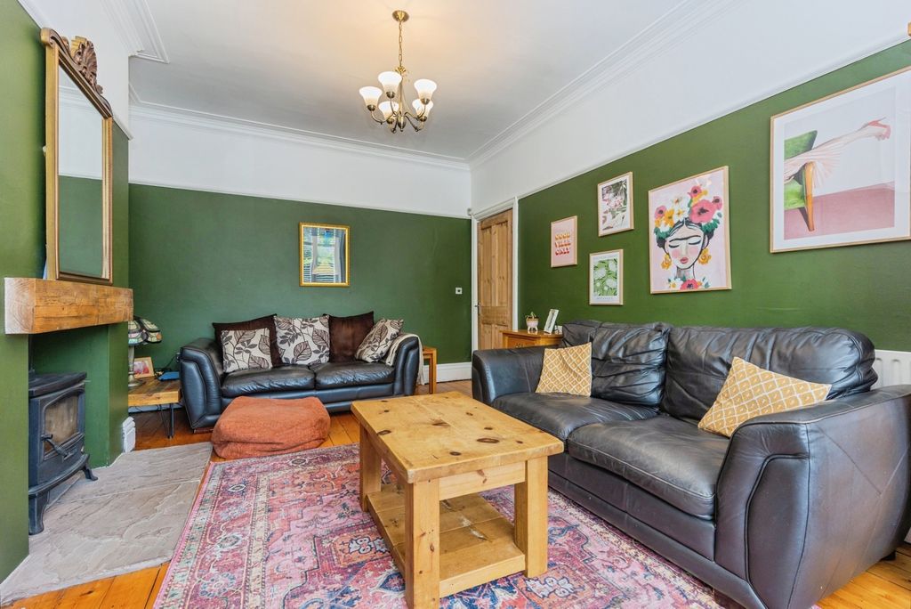 Property photo 3 of 35 Pbox-Img.Jpg