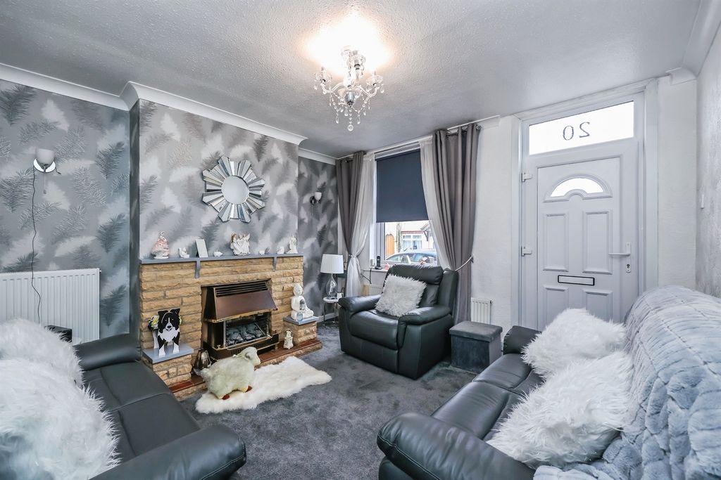 Property photo 2 of 15