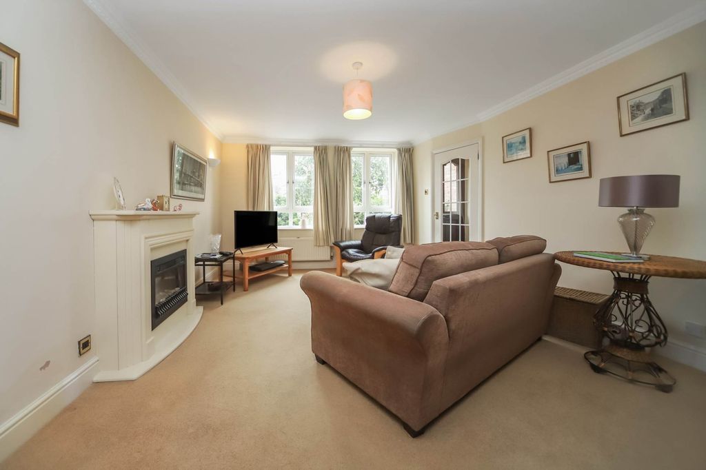 Property photo 2 of 16