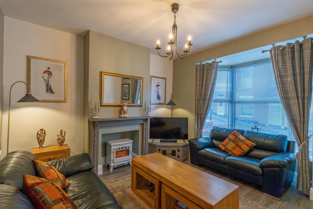 Property photo 3 of 20 Living Room.Jpg