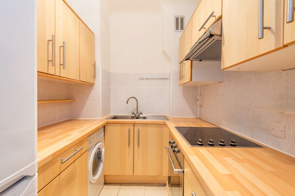 Property photo 2 of 10 Front