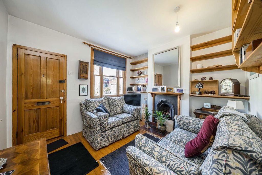 Property photo 2 of 7