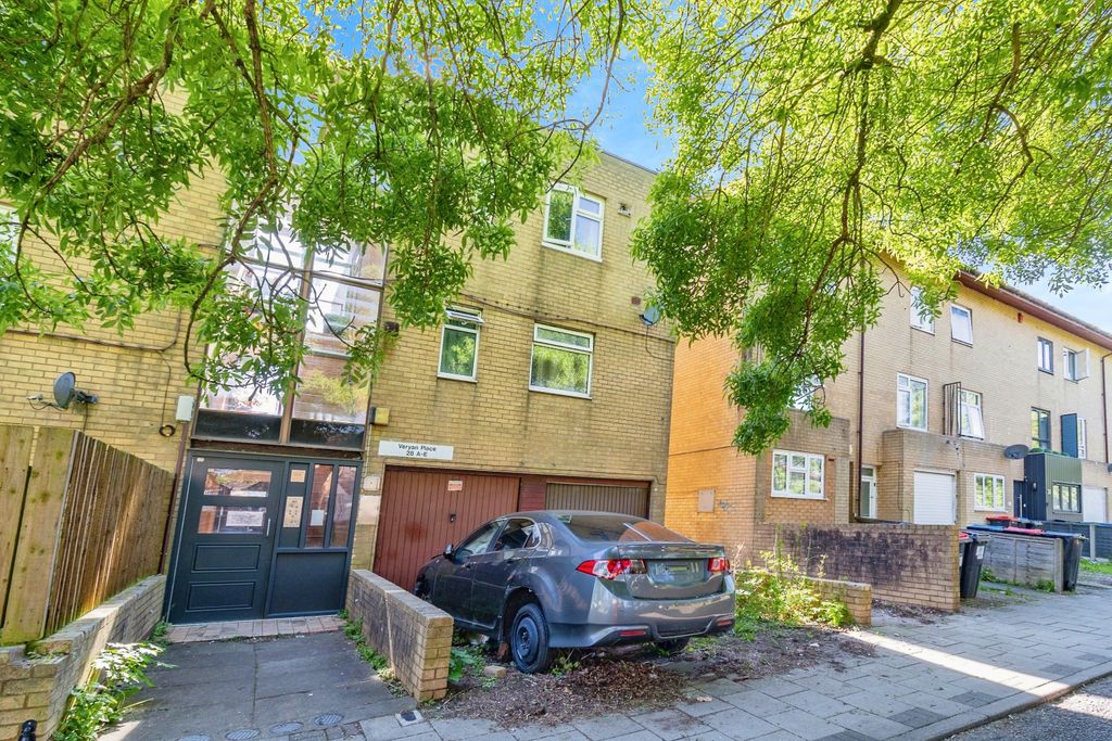 Property photo 1 of 17 Photography