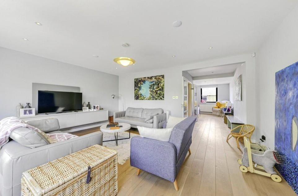 Property photo 2 of 19 3.Jpeg