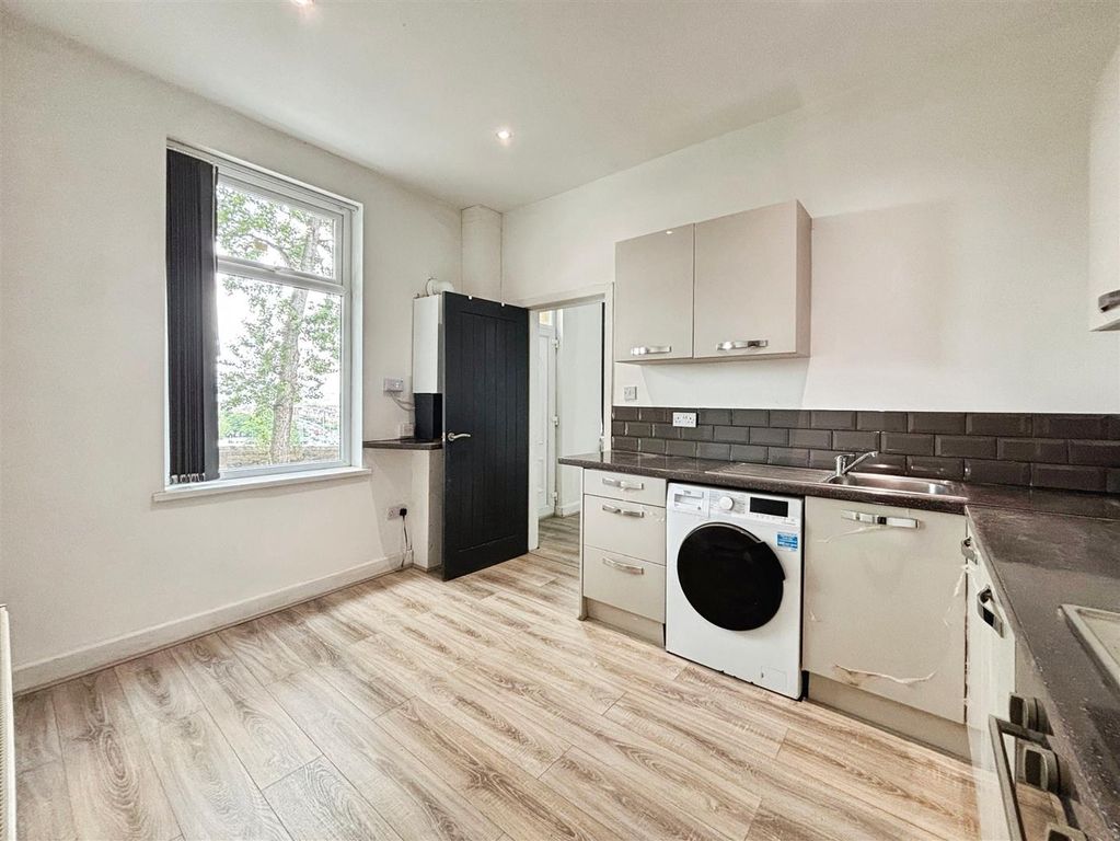Property photo 3 of 15 Kitchen/Diner