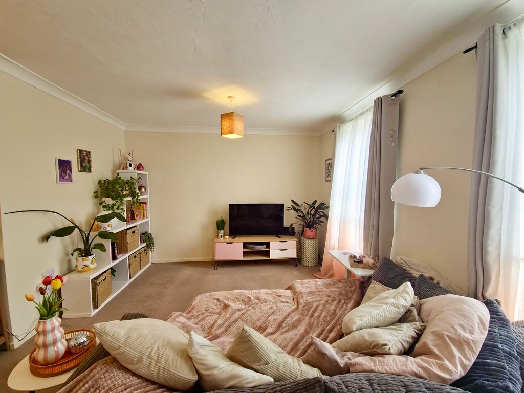 Property photo 2 of 7