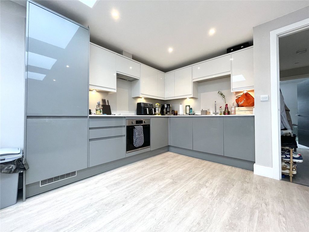 Property photo 2 of 10 Kitchen