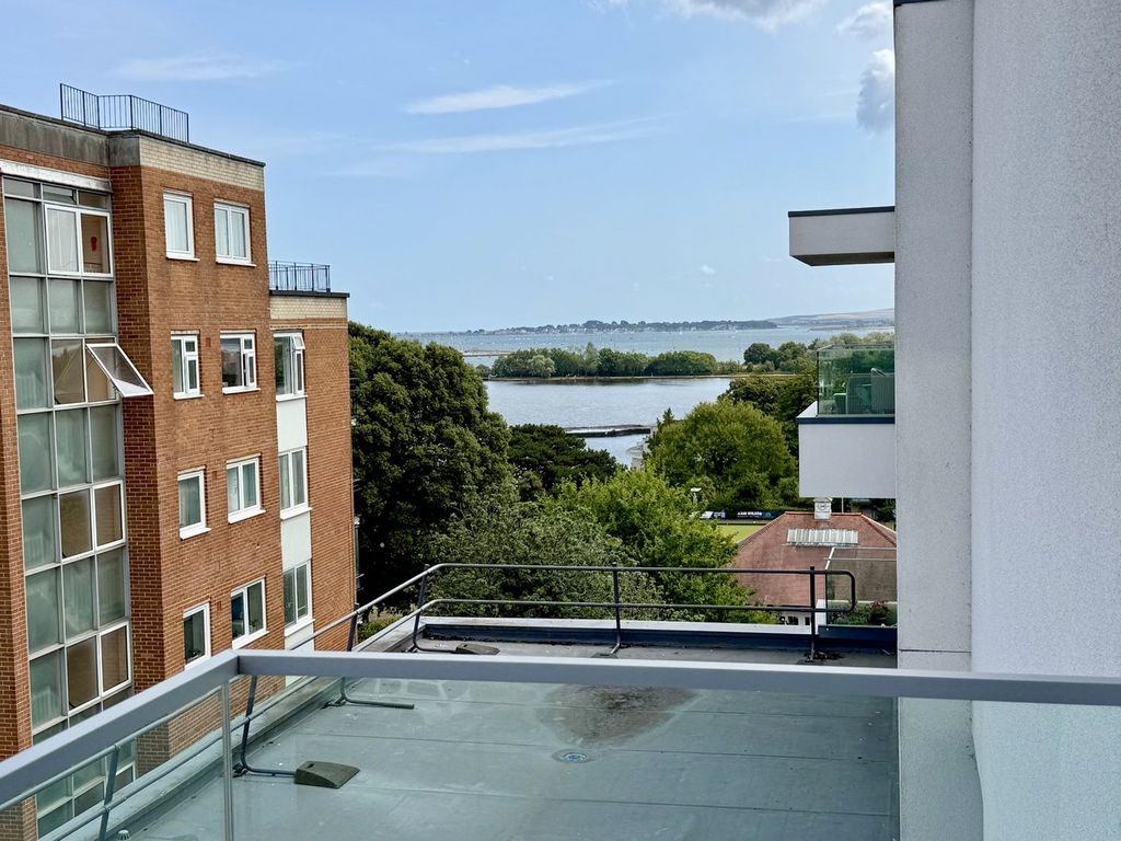 Property photo 3 of 27