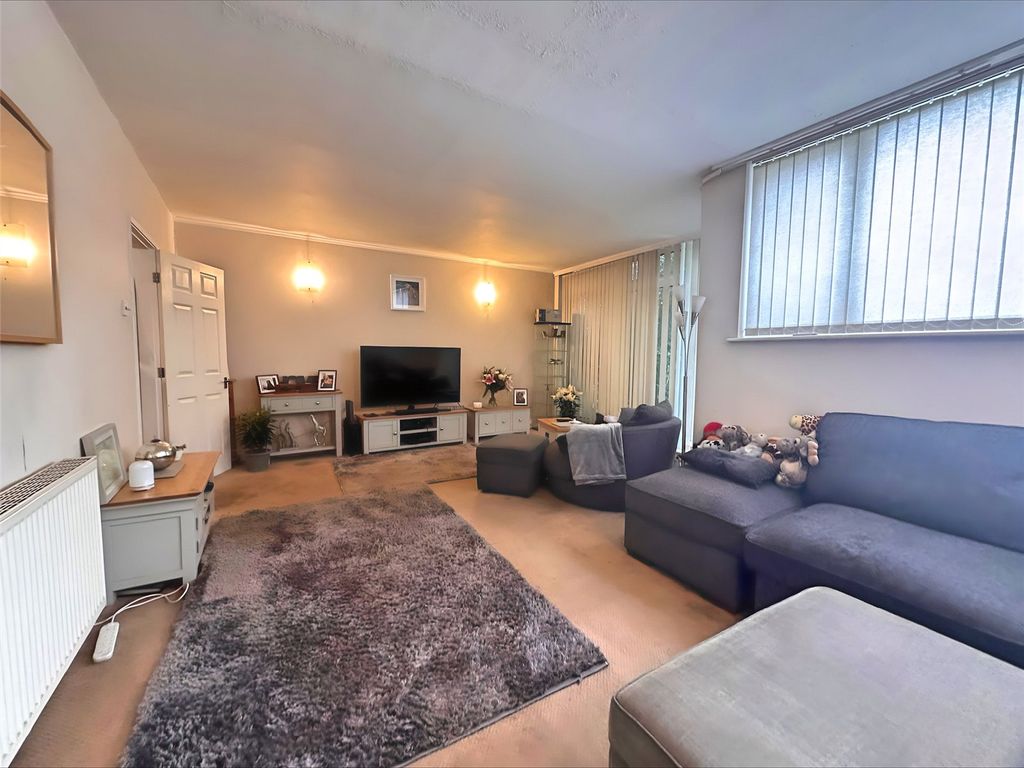 Property photo 3 of 12 Picture No. 02