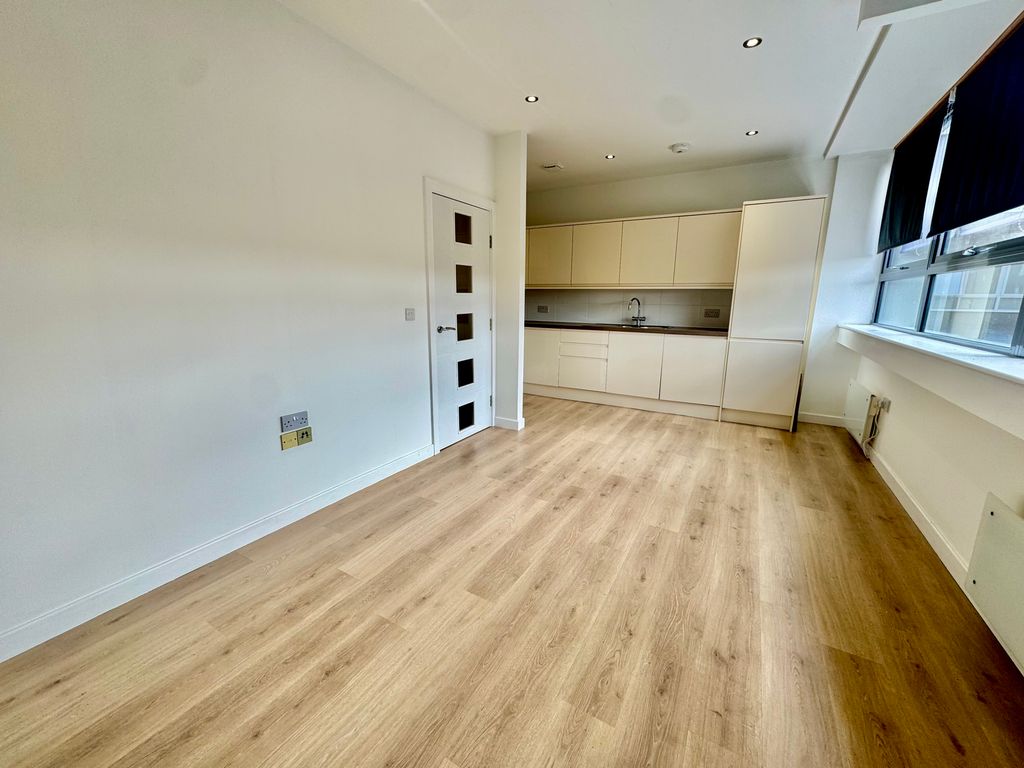 Property photo 3 of 6 Image