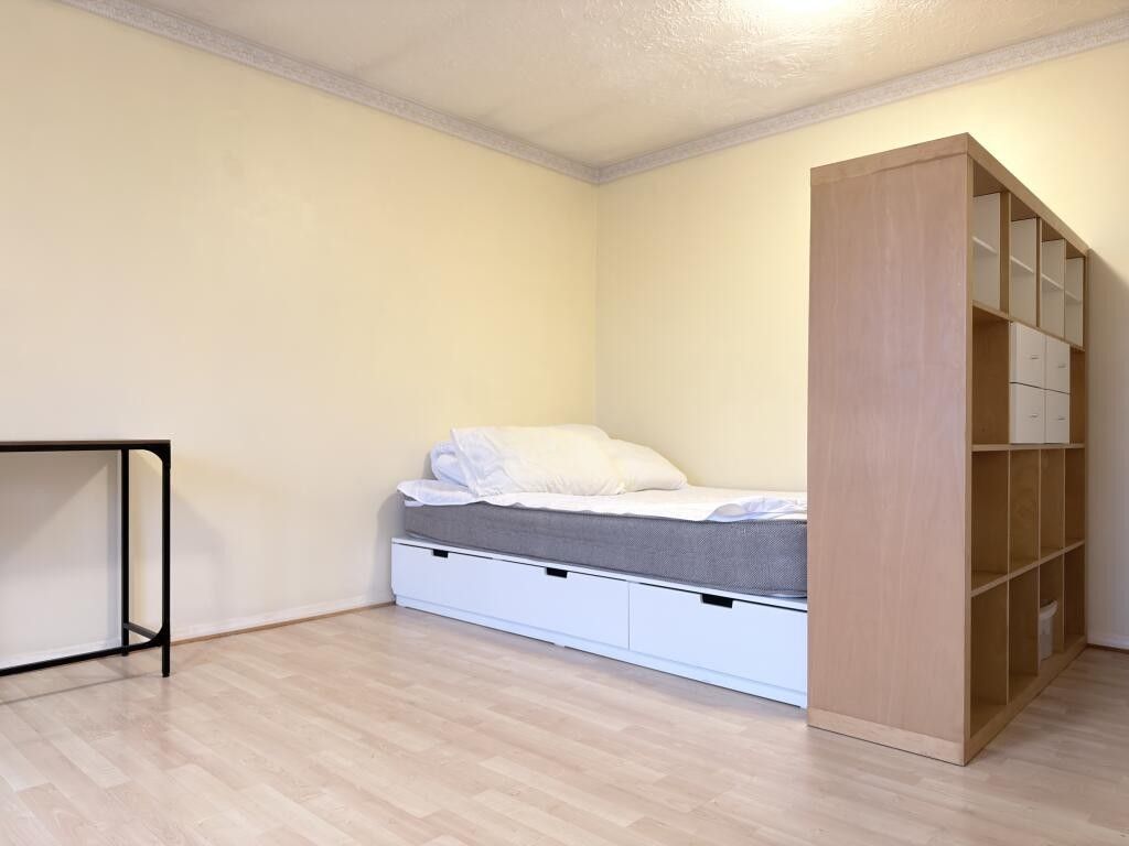 Property photo 3 of 7 Studio (3)