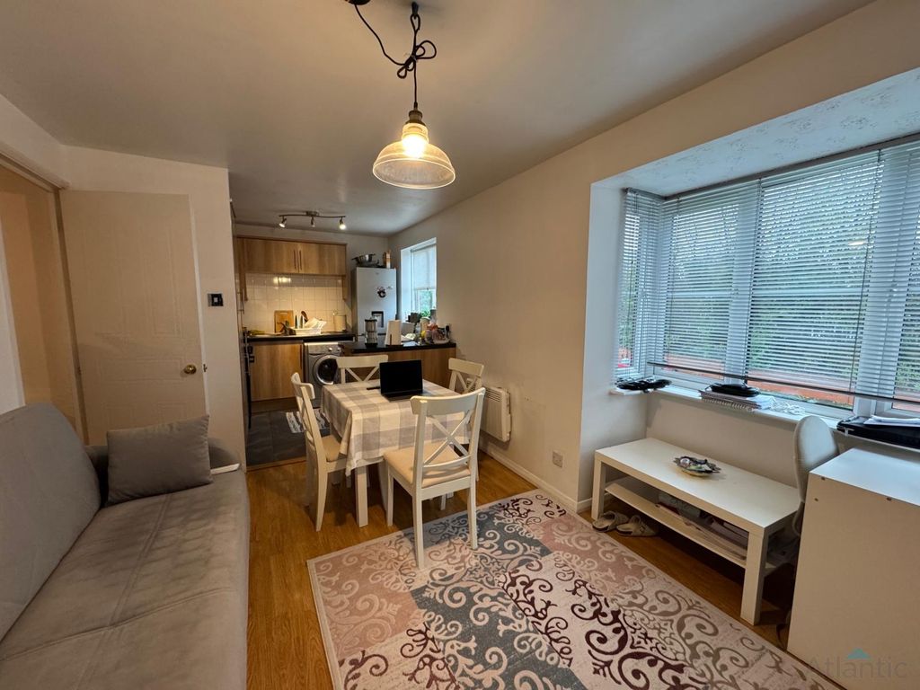 Property photo 2 of 6 Gallery