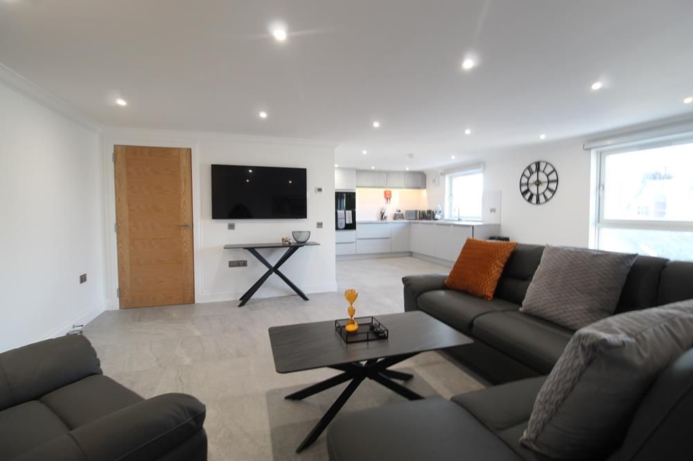 Property photo 2 of 6 Lounge 1.1