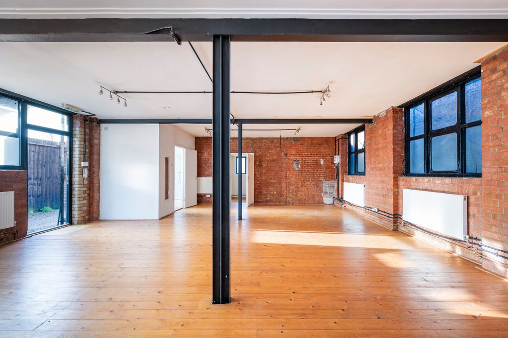 Property photo 3 of 14 January 2025 (3).Jpg