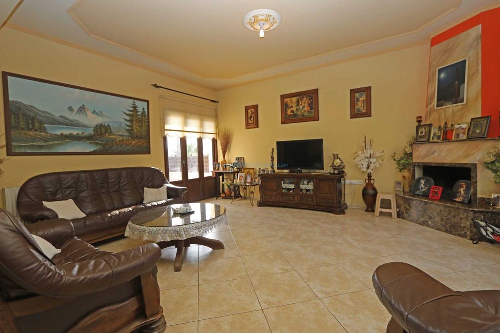 Property photo 2 of 26