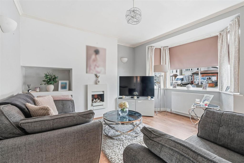 Property photo 2 of 18 Lounge 1.Jpg