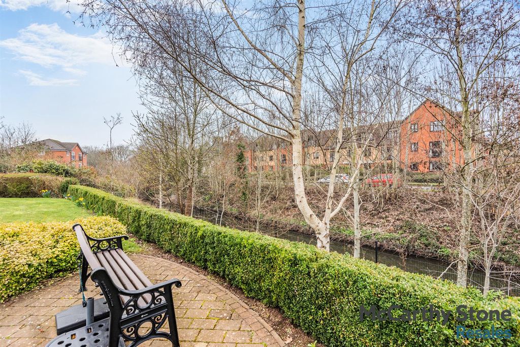 Property photo 2 of 17 8681487-Exterior05.Jpg