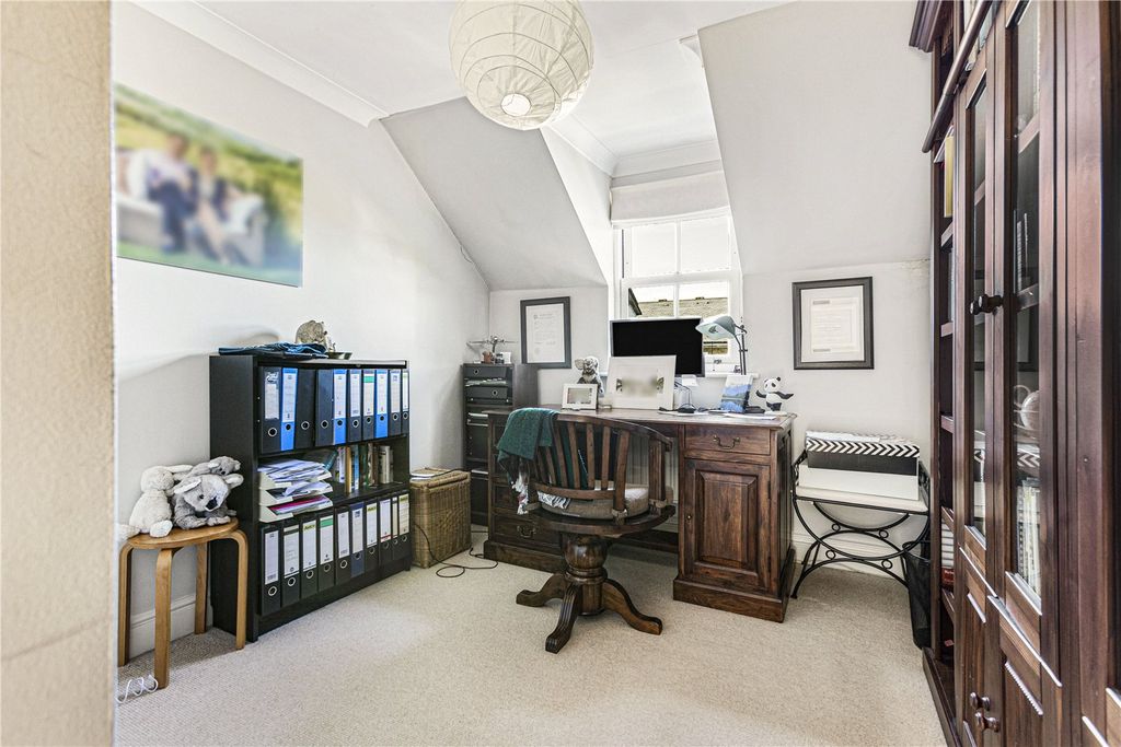 Additional image 6 of 2 bed flat for saleRutherway, Waterside OX2